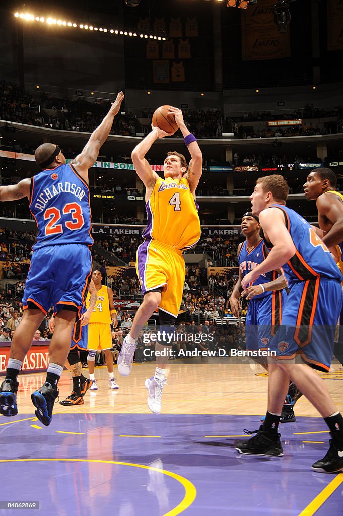 New York Knicks v Los Angeles Lakers