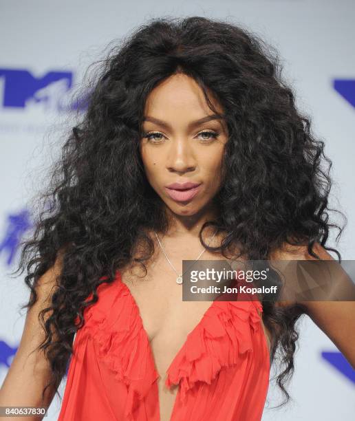 Singer Lil Mama arrives at the 2017 MTV Video Music Awards at The Forum on August 27, 2017 in Inglewood, California.