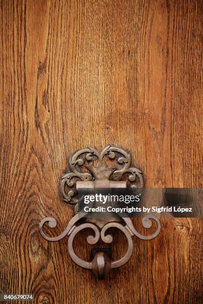Knock Window Knocking Window Photos et images de collection - Getty Images