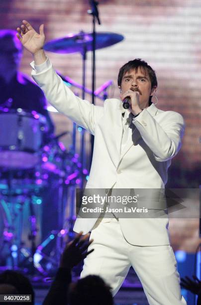 Rivers Cuomo of Weezer performs on stage at Spike TV's 2008 "Video Game Awards" at Sony Picture Studios on December 14, 2008 in Culver City,...