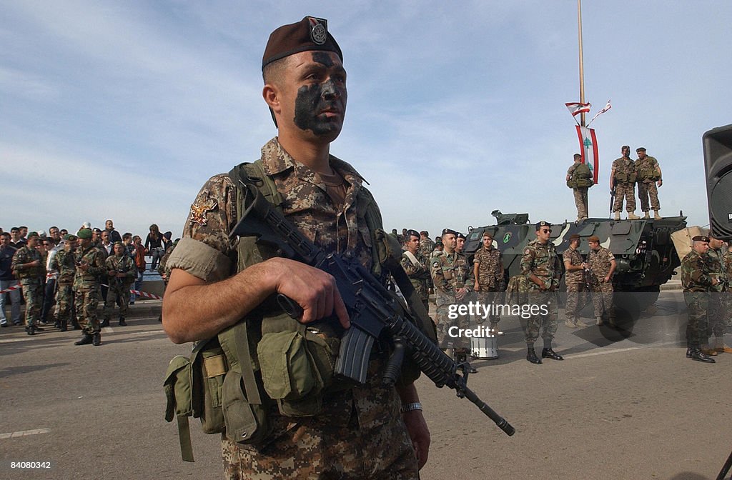 Lebanese army troops show their skills d