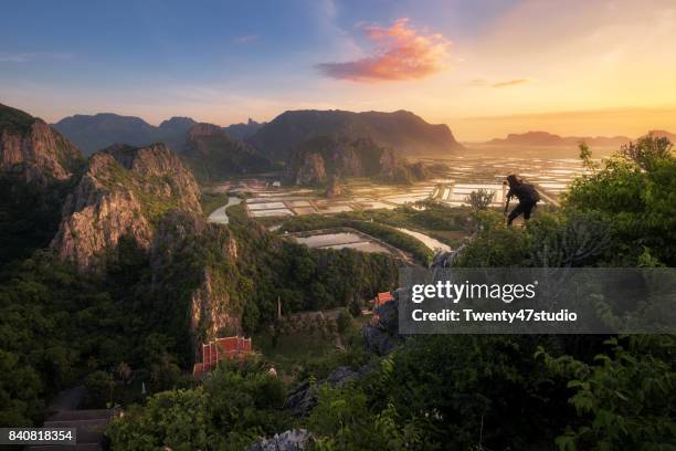 khao daeng view point at khao sam roi yot national park,prachuap khiri khan province, thailand. - prachuap khiri khan province fotografías e imágenes de stock