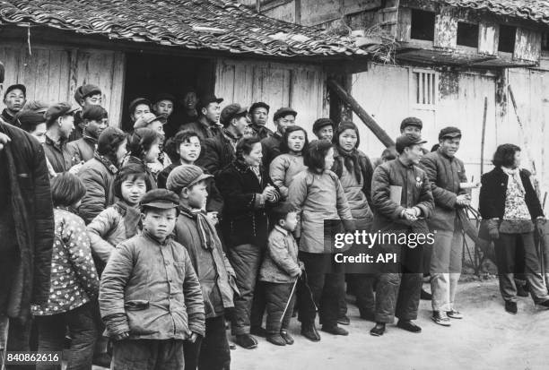 Chinese Red Guards Photos and Premium High Res Pictures - Getty Images