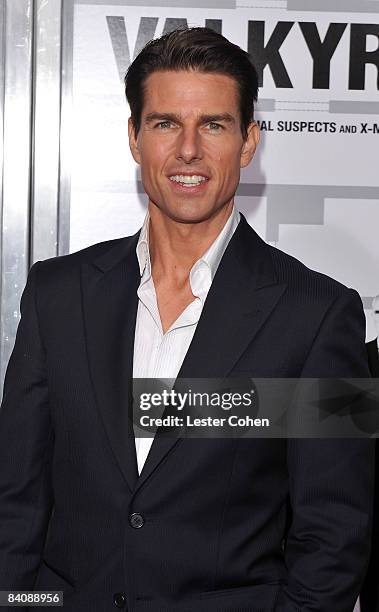 Actor Tom Cruise arrives on the red carpet of the Los Angeles premiere of "Valkyrie" at the Directors Guild of America on December 18, 2008 in Los...