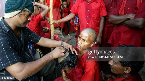 Barbers Robe Photos and Premium High Res Pictures - Getty Images