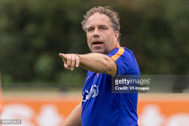 Coach Art Langeler of Netherlands U21 during the training session of Netherlads U21 at the KNVB training centre on August 30, 2017 in Zeist, The...