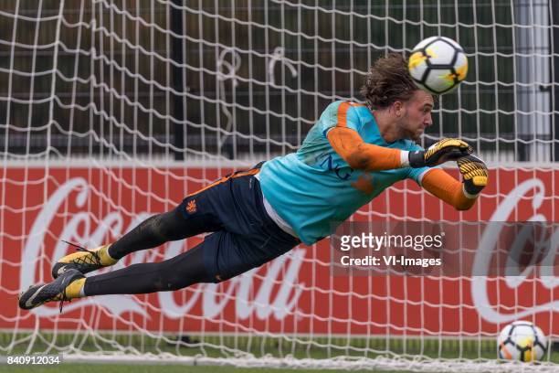 Goalkeeper Joel Drommel of Netherlands U21 during the training session of Netherlads U21 at the KNVB training centre on August 30, 2017 in Zeist, The...