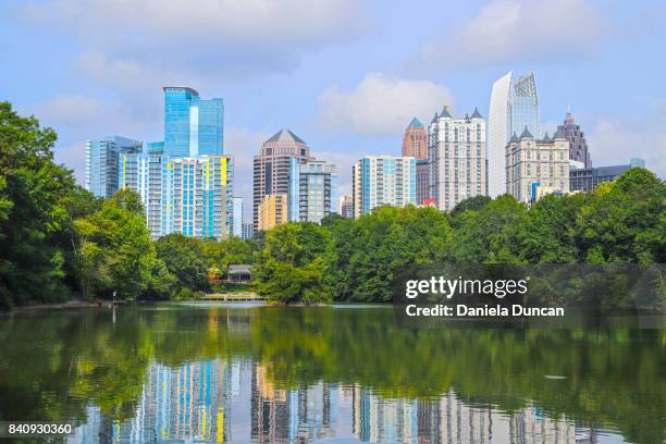 beautiful atlanta - atlanta georgia cityscape stock-fotos und bilder