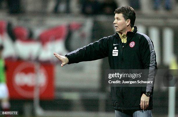 Headcoach Michael Kulm of Essen gestures during the Regional Liga match between Rot-Weiss Essen and Sportfreunde Lotte at the Georg Melches-Stadion...
