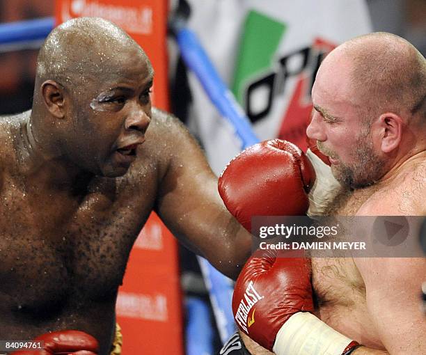 English Matt Skelton fights against Italian Paolo Vidoz in the heavyweight European title during European boxing night on December 19, 2008 in Milan....