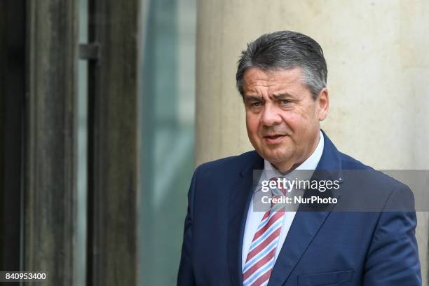 German Vice Chancellor and German Foreign Minister Sigmar Gabriel arrives at the Elysee presidential Palace in Paris on August 30, 2017.