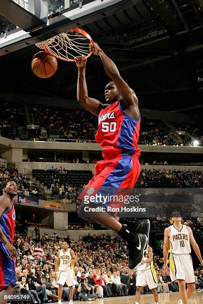 Zach Randolph of the L.A. Clippers dunks against the Indiana Pacers at Conseco Fieldhouse on December 19, 2008 in Indianapolis, Indiana. NOTE TO...