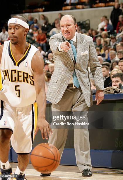 Mike Dunleavy Sr., head coach of the Los Angeles Clippers, directs his defense to T. J. Ford of the Indiana Pacers at Conseco Fieldhouse on December...
