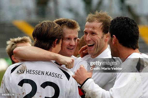 Thorsten Bauer of Hessen Kassel celebrates his goal during the regional league match between KSV Hessen Kassel and SpVgg Greuther Fuerth at the Aue...