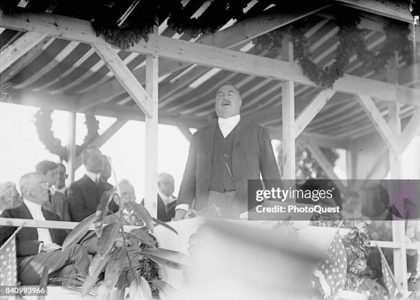 At the Arlington National Cemetery, Col Robert E Lee III , grandson and namesake of the Confederate general, speaks at the dedication of a...