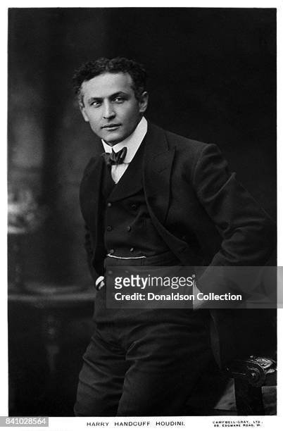 Magician Harry Houdini aka Harry "Handcuff" Houdini poses for a portrait in circa 1913.