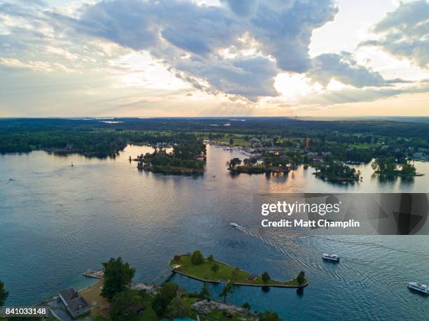 aerial of alexandria bay and thousand islands on the st. lawrence river - sankt lorenz strom stock-fotos und bilder