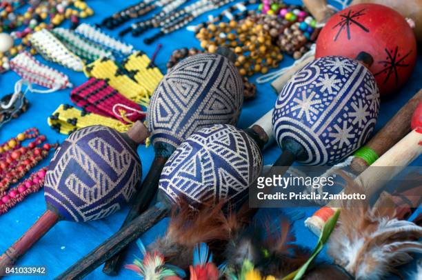 indigenous crafts - rattle - maracas fotografías e imágenes de stock