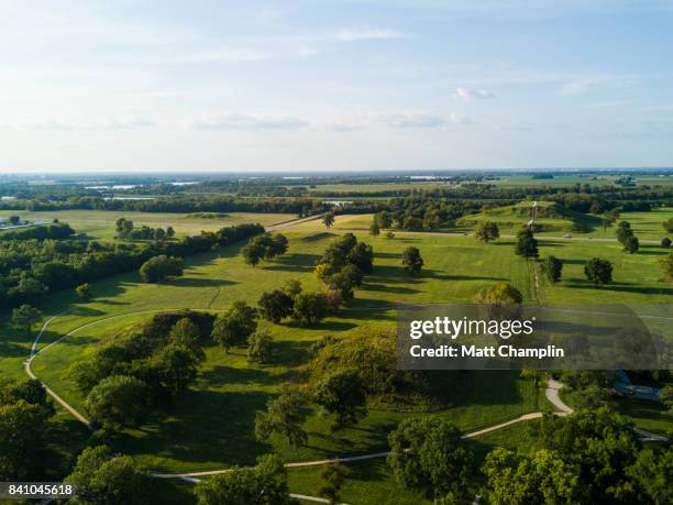 aerial of cahokia mounds pyramids in illinois, usa - cahokia stock pictures, royalty-free photos & images
