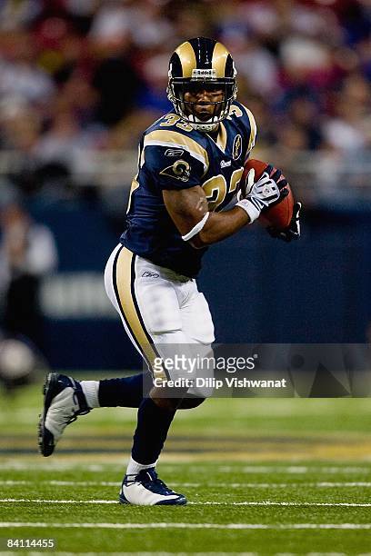 Kenneth Darby of the St. Louis Rams carries the ball during the game against the San Francisco 49ers at the Edward Jones Dome on December 21, 2008 in...