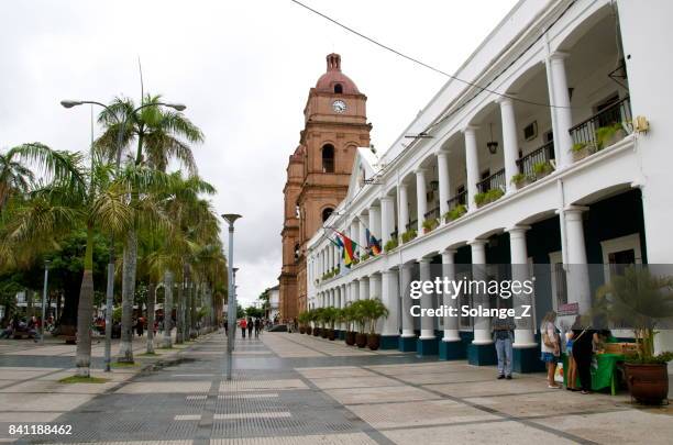 praça 24 de septiembre e catedral de san lorenzo - santa cruz de la sierra bolivia - fotografias e filmes do acervo