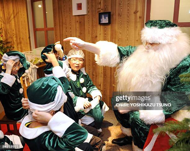 Japanese Santa 428 Japanese Christmas Cards Stock Photos, High-Res Pictures, and ...
