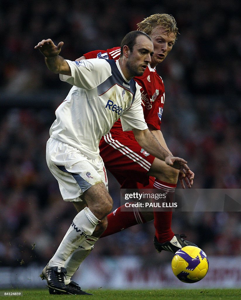 Liverpool's Dutch forward Dirk Kuyt (R)
