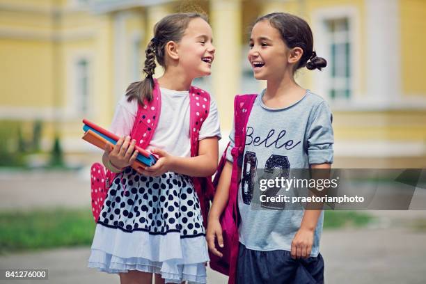 zurück to school - erster schultag stock-fotos und bilder