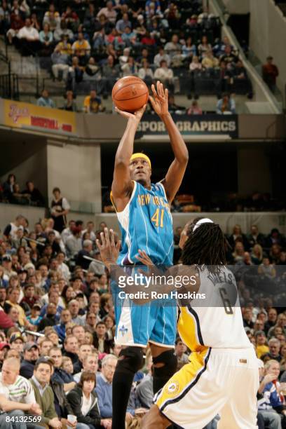James Posey of the New Orleans Hornets shoots over Maquis Daniels of the Indiana Pacers at Conseco Fieldhouse on December 28, 2008 in Indianapolis,...