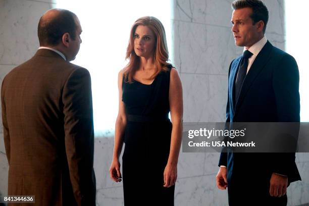 Shame" Episode 709 -- Pictured: Rick Hoffman as Louis Litt, Sarah Rafferty as Donna Paulsen, Gabriel Macht as Harvey Specter --