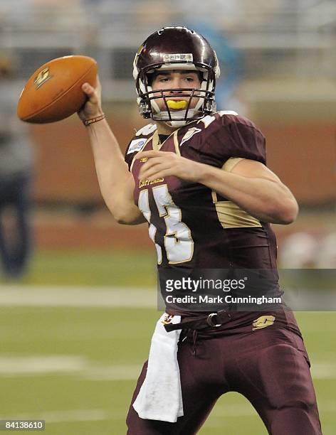 Dan LeFevour of the Central Michigan Chippewas throws a pass against the Florida Atlantic University Owls during the 2008 Motor City Bowl at Ford...