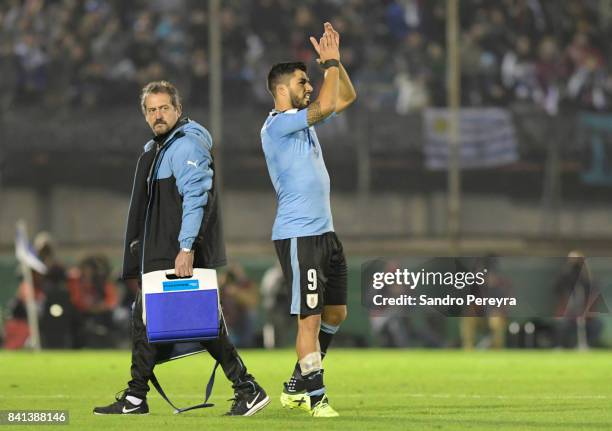 Luis Suarez of Uruguay greets fans after being replaced during a match between Uruguay and Argentina as part of FIFA 2018 World Cup Qualifiers at...