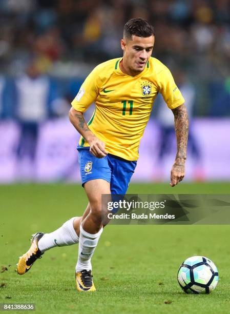 Philippe Coutinho of Brazil controls the ball during a match between Brazil and Ecuador as part of 2018 FIFA World Cup Russia Qualifier at Arena do...