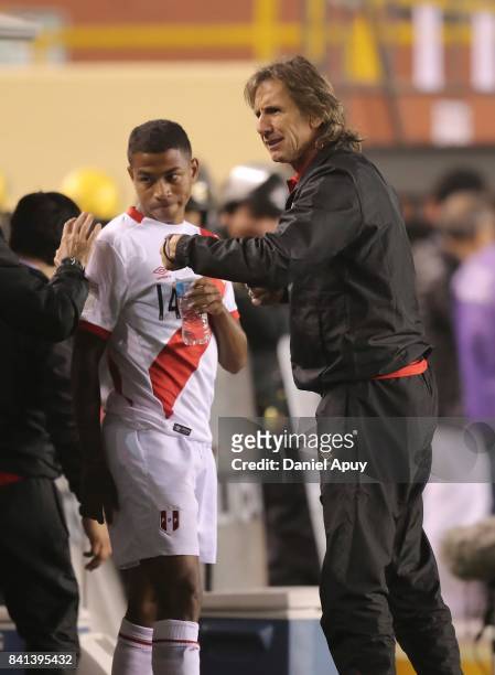Ricardo Gareca coach of Peru gives instructions to his player Andy Polo during a match between Peru and Bolivia as part of FIFA 2018 World Cup...