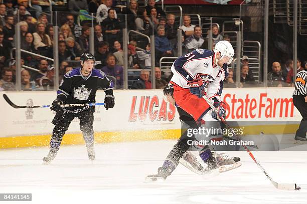 Rick Nash of the Columbus Blue Jackets jumps to keep control of the puck against the Los Angeles Kings during the game on December 29, 2008 at...