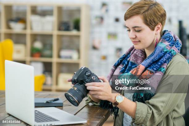 professioneller fotografen - short hair for fat women stock-fotos und bilder