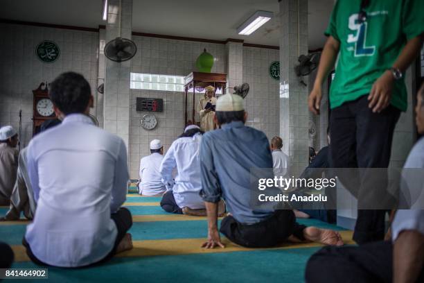 An Imam delivers a speech during the Eid Al-Adha prayer at the Nurul Islam Mosque in Dusit district in Bangkok, Thailand on September 01, 2017....