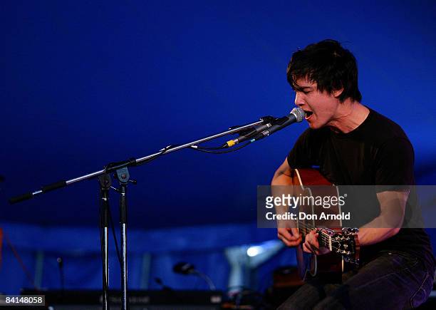 Meric Long of the band The Dodos performs on stage during day three of The Falls Music & Arts Festival on December 31, 2008 in Lorne, Australia.