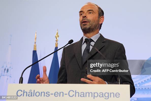 FRANCE-POLITICS-FAIR FRANCE-POLITICS-FAIR
