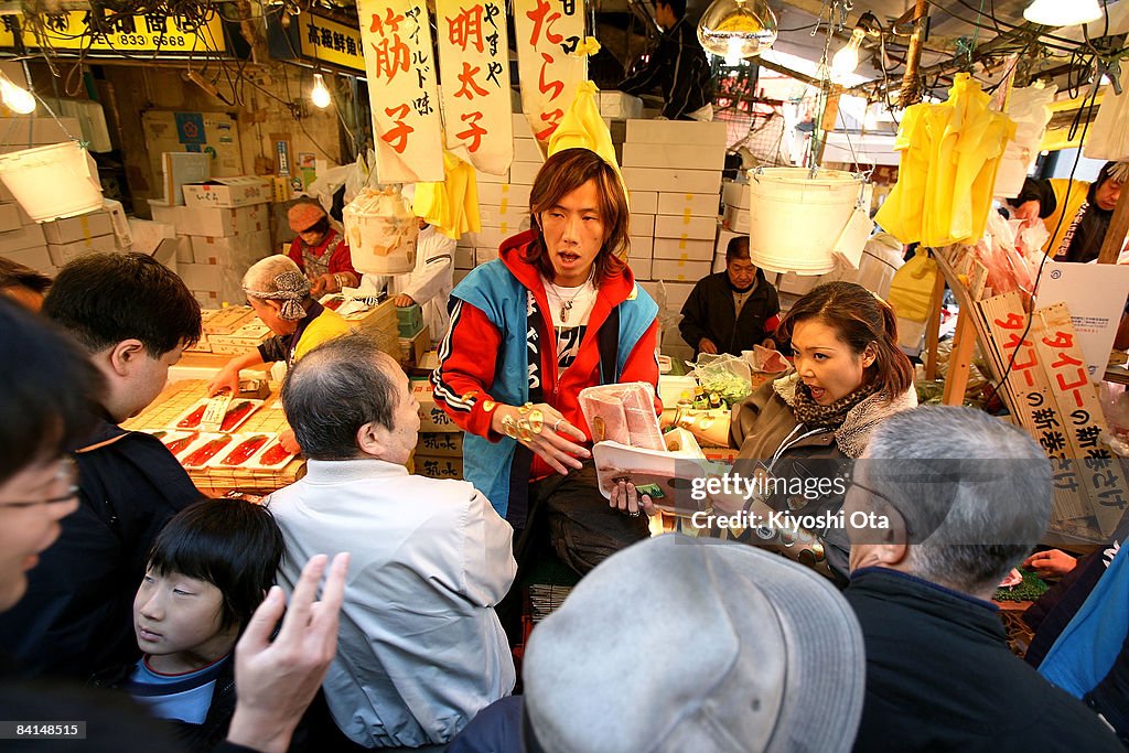 People Prepare For The New Year In Tokyo