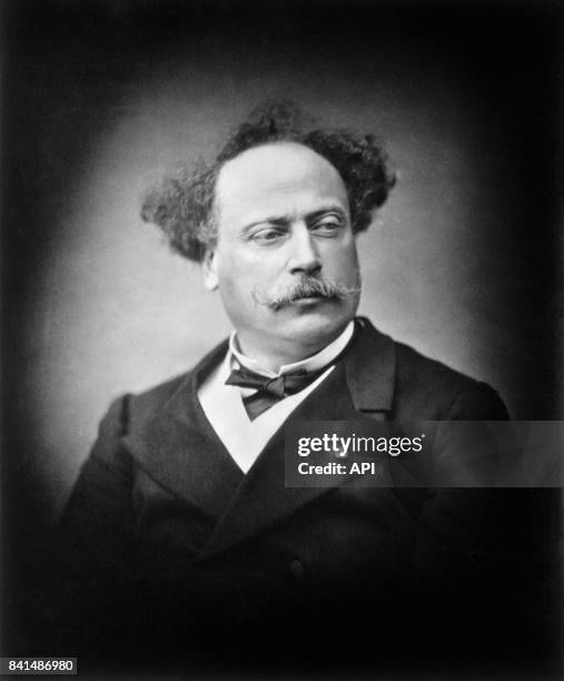 Photographie représentant le romancier français Alexandre Dumas fils.