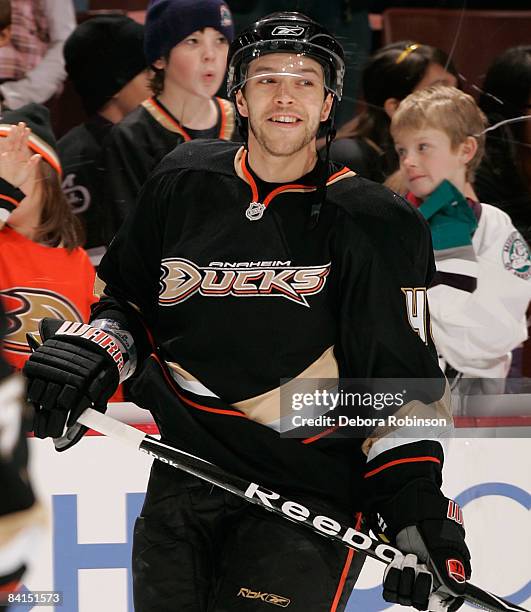 Andrew Ebbett of the Anaheim Ducks skates on the ice during warmups prior to the game against the Columbus Blue Jackets on December 31, 2008 at Honda...
