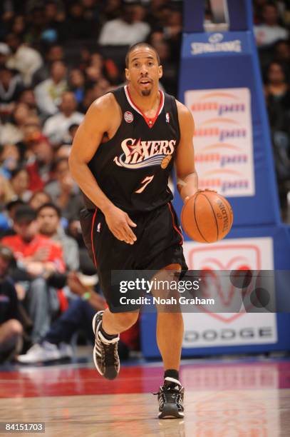 Andre Miller of the Philadelphia 76ers brings the ball up the court against the Los Angeles Clippers at Staples Center on December 31, 2008 in Los...