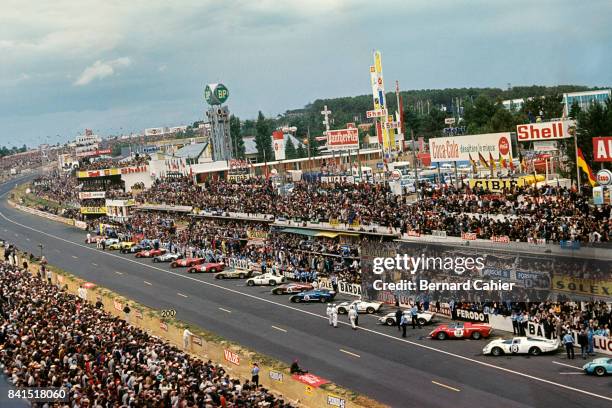 Dan Gurney, Ken Miles, John Whitmore, Bruce McLaren, Pedro Rodriguez, Ford Mk II, Ferrari 365P2/3, 24 Hours of Le Mans, Le Mans, 19 June 1966.