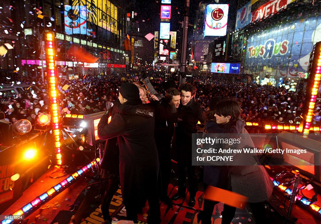 Dick Clark's New Year's Rockin' Eve With Ryan Seacrest 2009