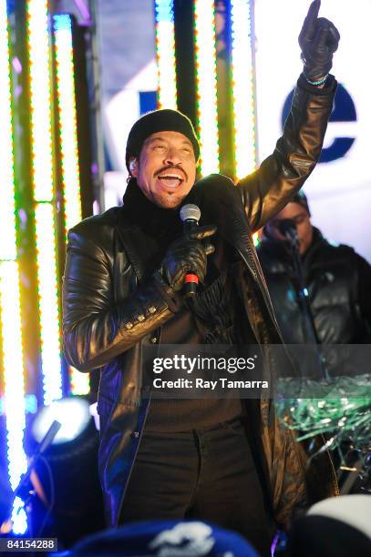 Lewis Ritchie Singer Ray Ritchie Photos and Premium High Res Pictures - Getty Images