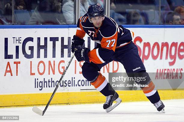 Trevor Smith of the New York Islanders skates against the Florida Panthers on December 31, 2008 at Nassau Coliseum in Uniondale, New York. The Isles...