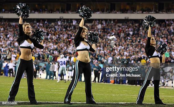 Cheerleaders of the Philadelphia Eagles entertain the crowd after a touchdown against the Dallas Cowboys on December 28, 2008 at Lincoln Financial...