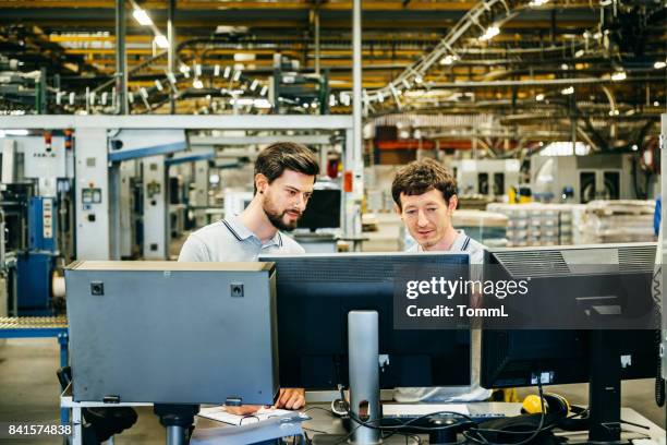 Factory Monitor Photos and Premium High Res Pictures - Getty Images