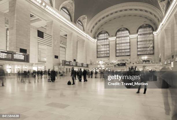 grand central terminal, new york city - vintage commute with the new york city subway stock-fotos und bilder